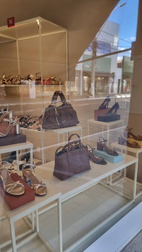 Arezzo Janaúba – Moda e Calçados em Janaúba
