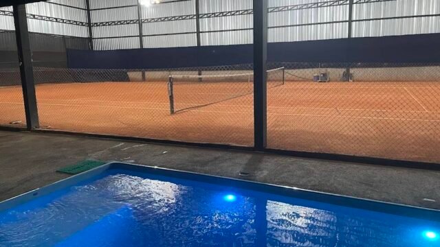 Dome do Tênis – quadra coberta piso saibro em Janaúba