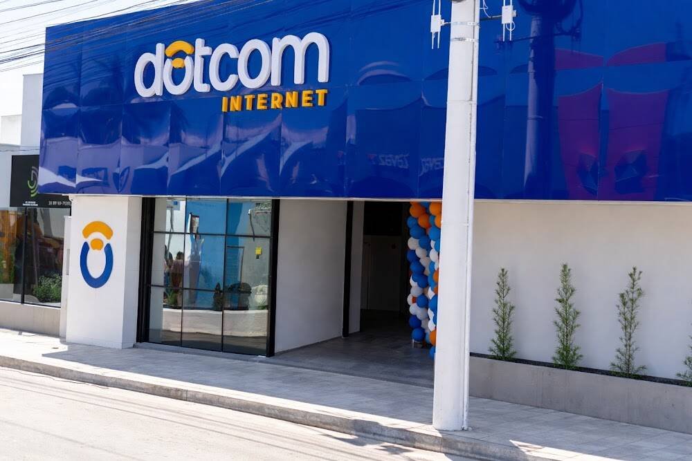 Dotcom - Internet Fibra Óptica – Tecnologia em Janaúba