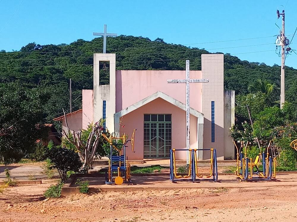 Igreja Santa Ana – Igrejas e templos em Janaúba