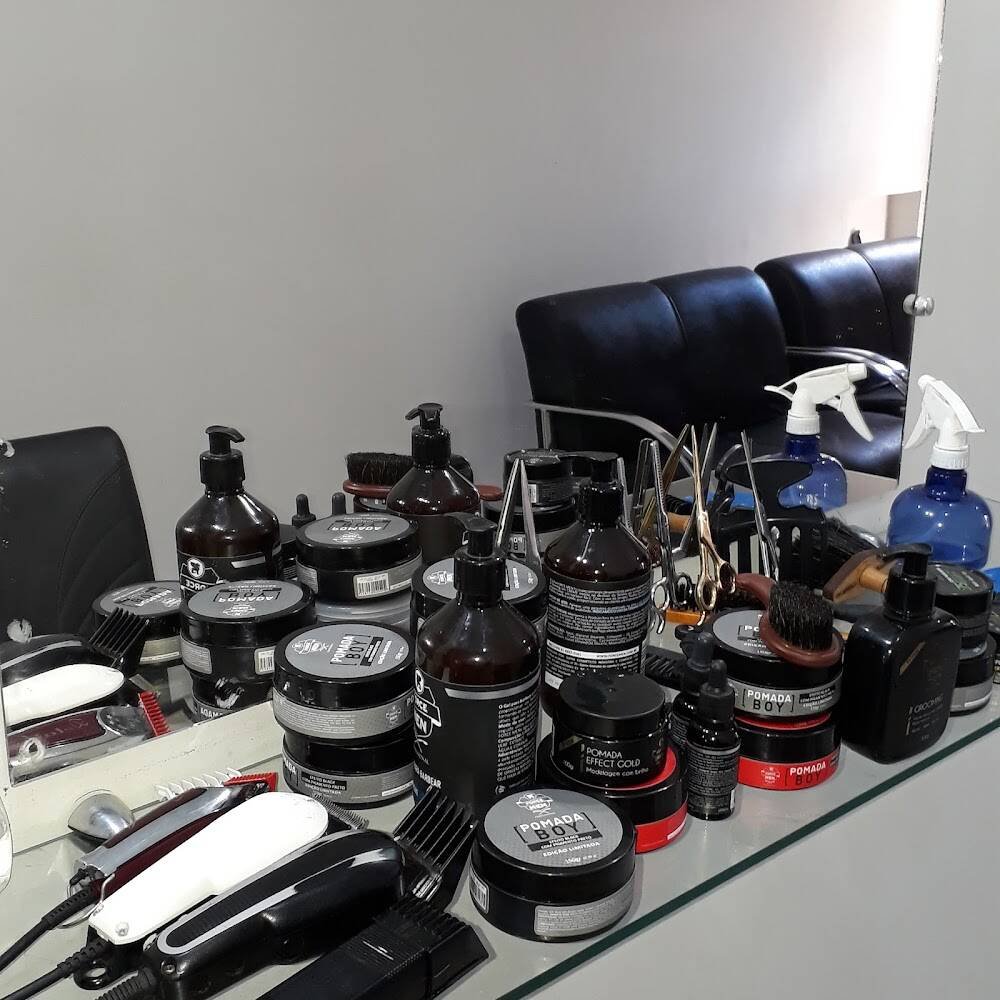 Jailson barbearia – Salões e Barbearias em Janaúba