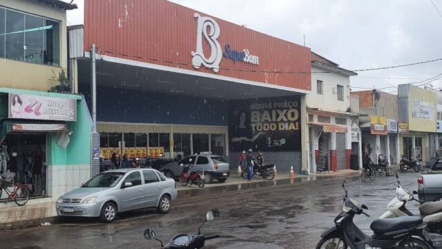 Supermercado Super Bom em Janaúba